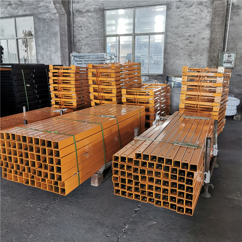 Painted steel electric lifting gondola platforms load container